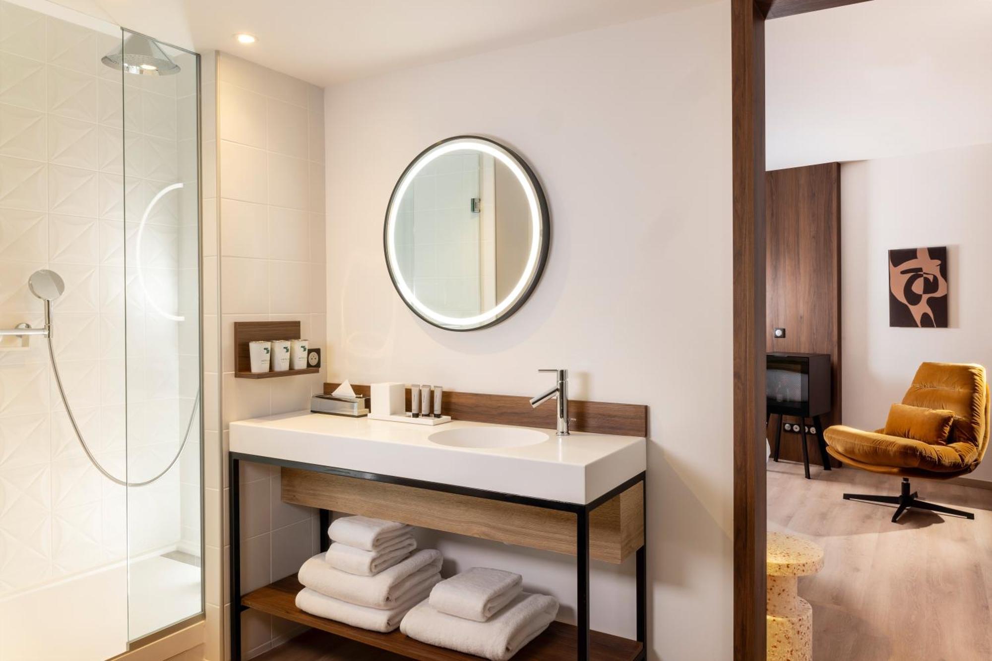 Hotel 56 - Centre Gare Saint Jean 4*