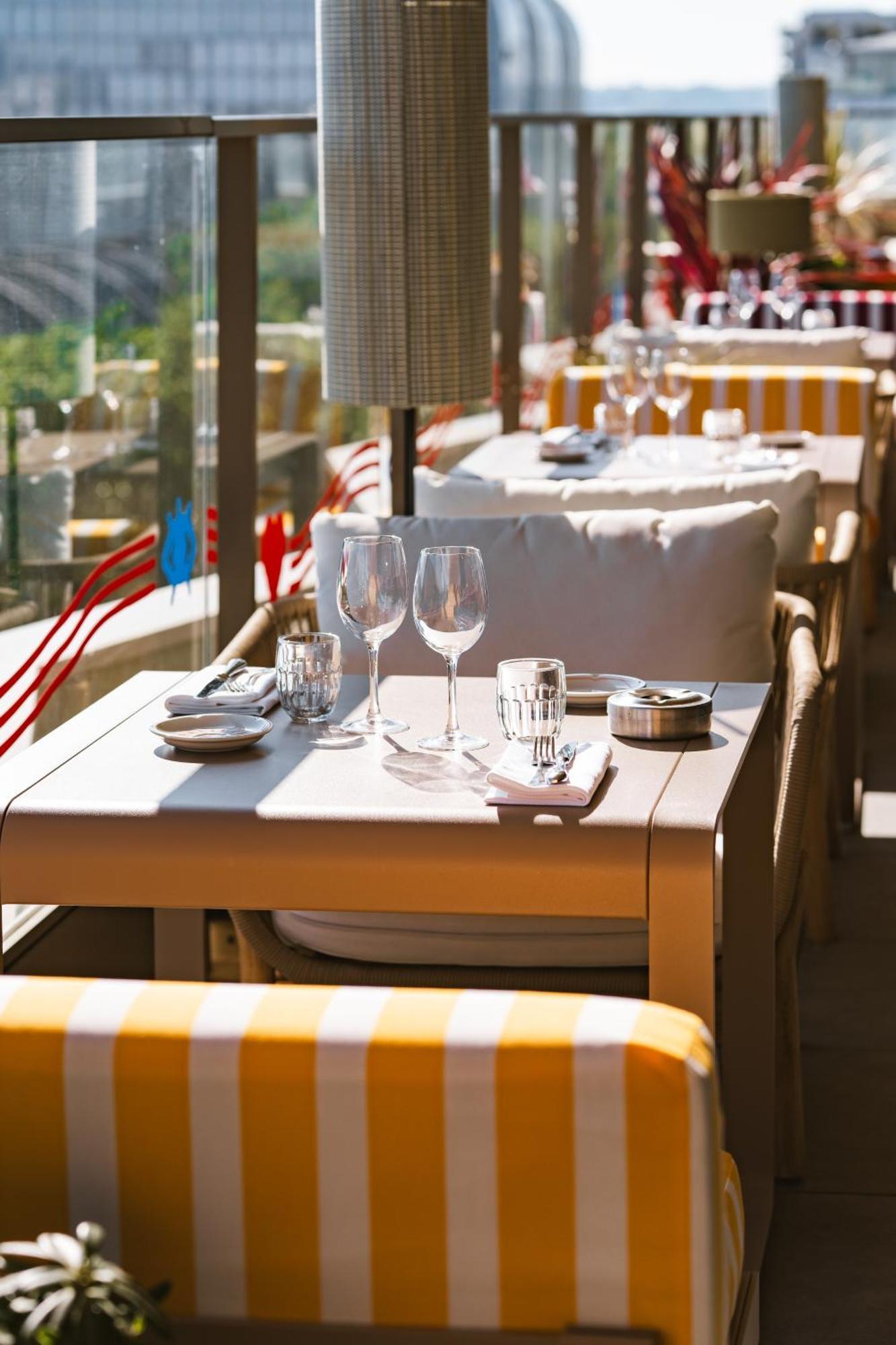 Hotel 56 - Centre Gare Saint Jean 4*